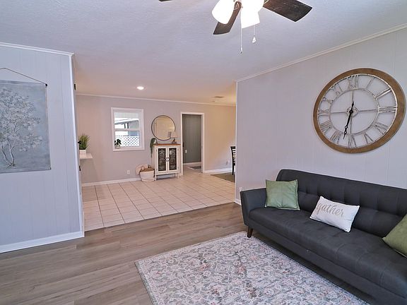 5th image of 110 Paula Dr