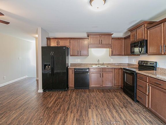 4th image of 1716D Thistlewood Dr