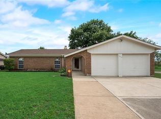 1513 Limestone Trl, Edgecliff Village, TX 76134