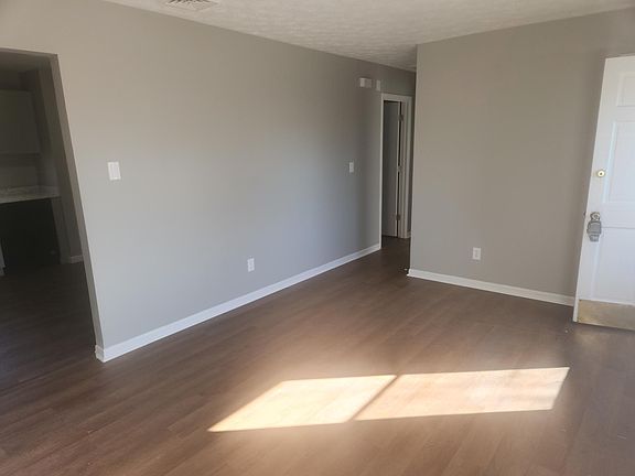 3rd image of 1079 Trent Blvd