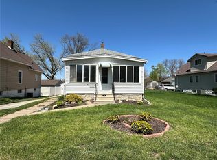 216 Wilson Ave SW, Cedar Rapids, IA 52404