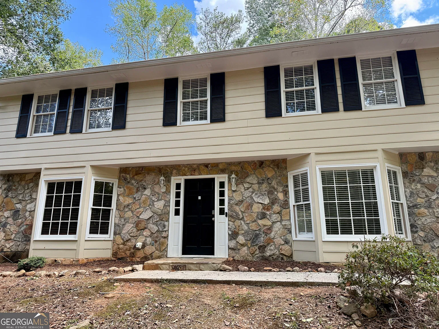 4 bed, 2.5 bath, 2956 sqft, $2,695 — Photo 2