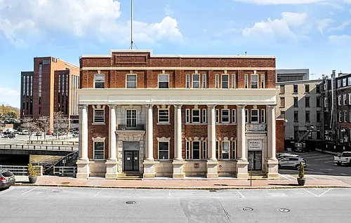 2 Hammond St Photo 1