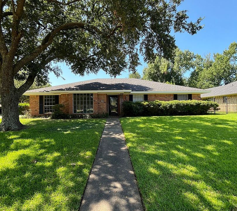 1st image of 601 Rock Hollow Dr