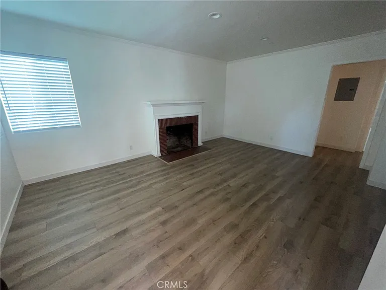 1609 N Niagara St — Photo 2