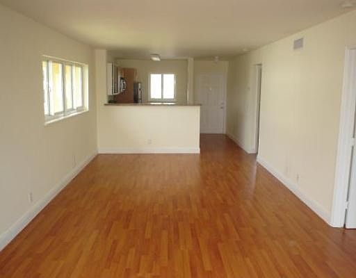 3rd image of 840 Pine Dr #206