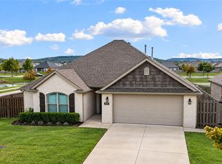 4439 W Divide Dr, Fayetteville, AR 72704
