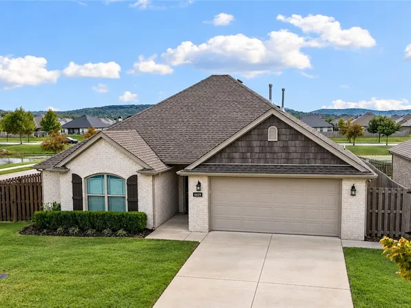 4439 W Divide Dr, Fayetteville, AR 72704
