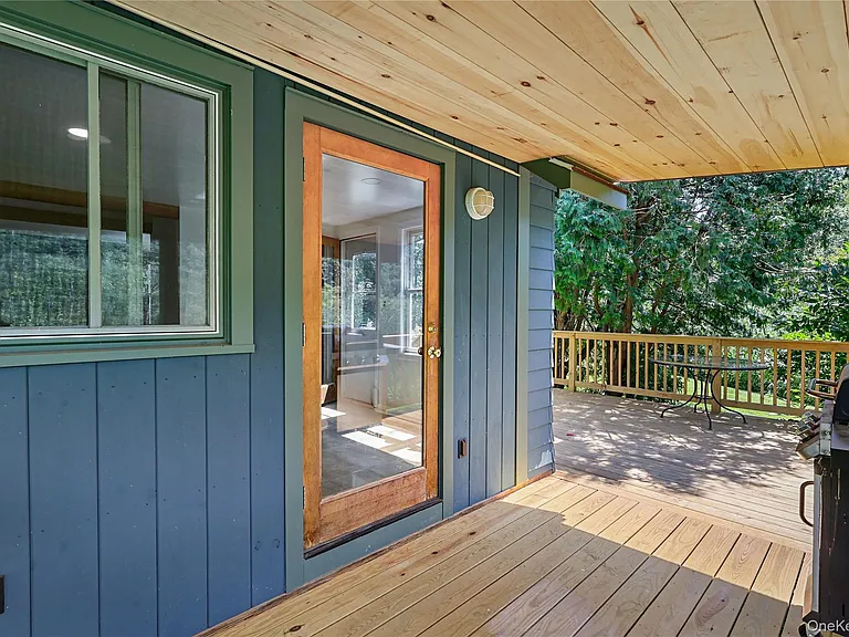 222 Bog Hollow Rd — Photo 6