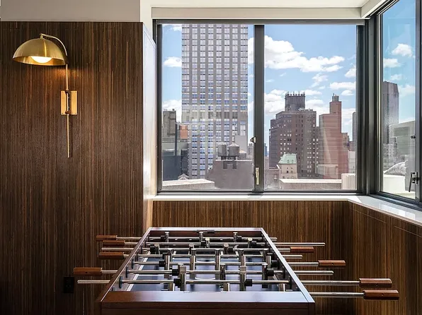 70 West 37th Street image 17 of 28