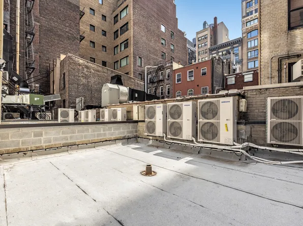 18 East 13th Street image 12 of 12