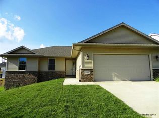 5149 Park Pl, Dubuque, IA 52002