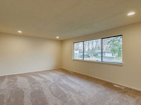 3rd image of 624 23rd St NW