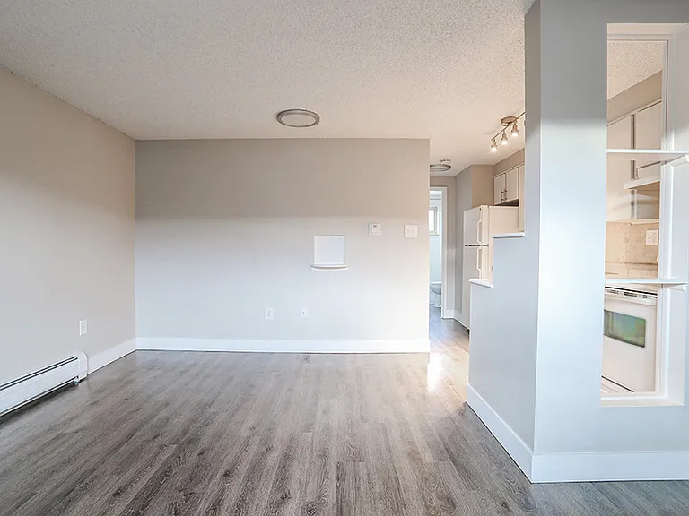 South Washington St Apts — Photo 30