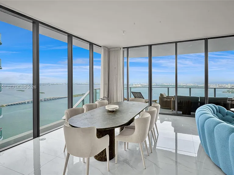 700 NE 24th St #Penthouse 5801 — Photo 9