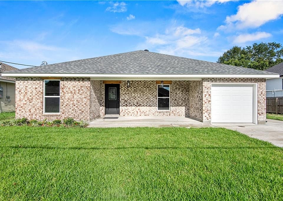1st image of 2100 Plaza Dr