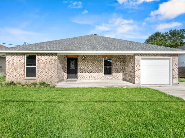 2100 Plaza Dr, Chalmette, LA 70043