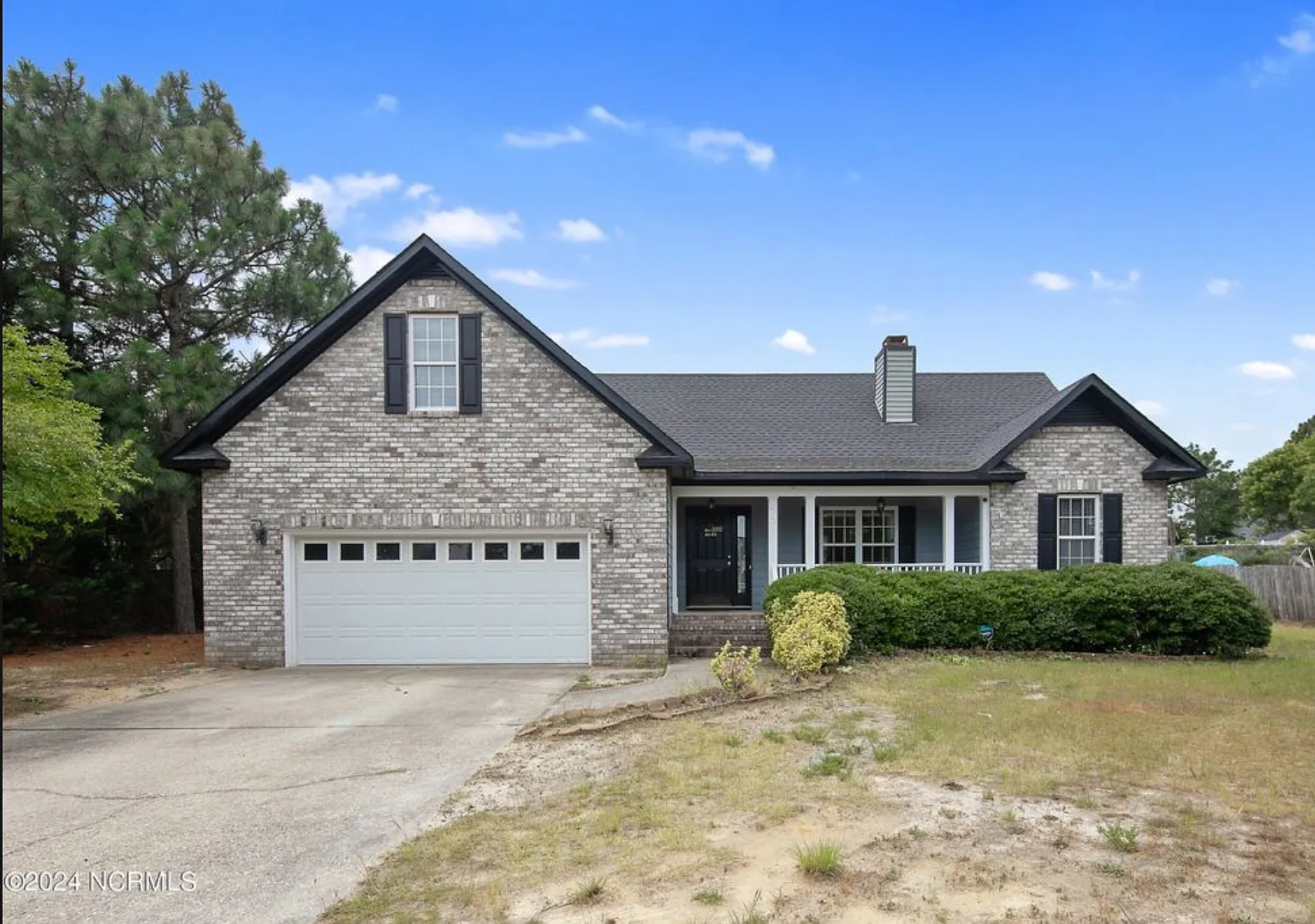 290 Northview Dr — Photo 1