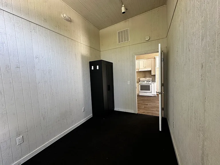 31601 Pitsch Canyon Rd — Photo 8