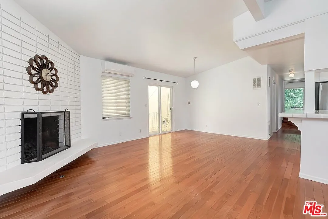 2 bed, 2.0 bath, 1152 sqft, $5,750 — Photo 4