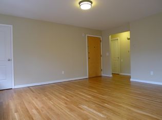 131 6th St FLOOR 2, Fairview, NJ 07022