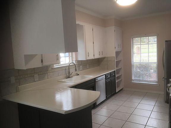 4th image of 3030 Keats Dr
