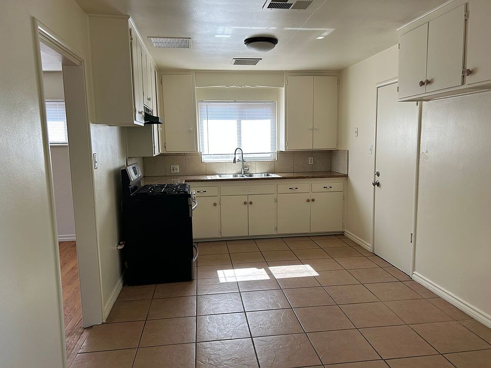 1st image of 920 E Cypress Ave