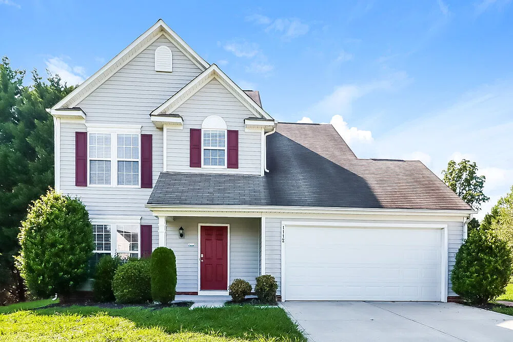 3 bed, 2.5 bath, 1670 sqft, $2,000 — Photo 1