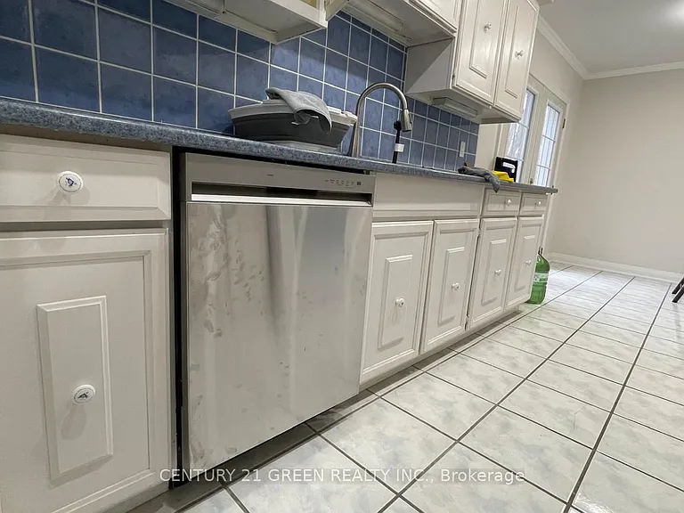 1257 Tredmore Dr #UPPER — Photo 10