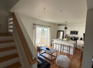 19 Main St #1, Newtown, CT 06470