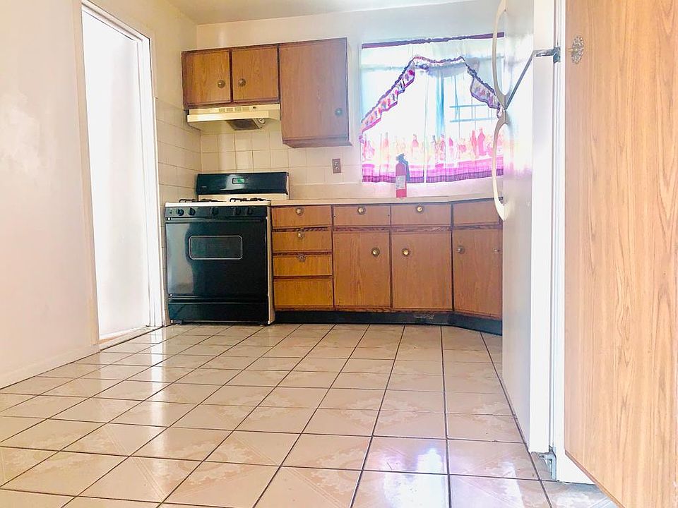 1st image of 3143 101st St #2