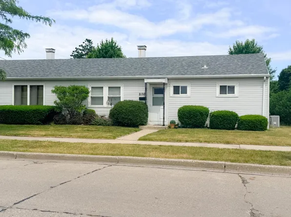 2130 W Howard AVENUE, Milwaukee, WI 53221