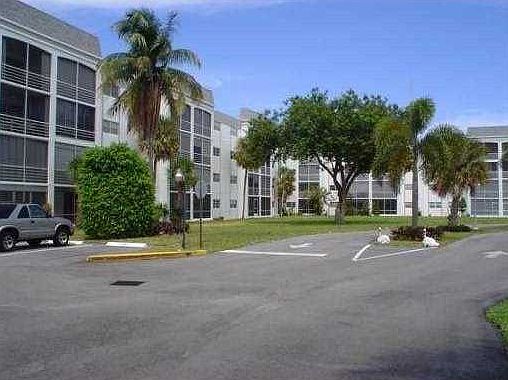 1st image of 608 NE 2nd St APT 340
