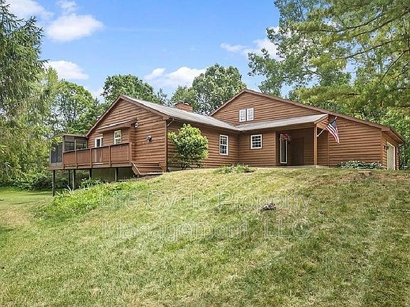3rd image of 4084 Grand River Ct NE