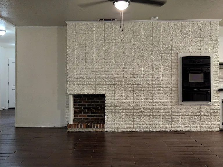 2601 Greenwood St — Photo 39