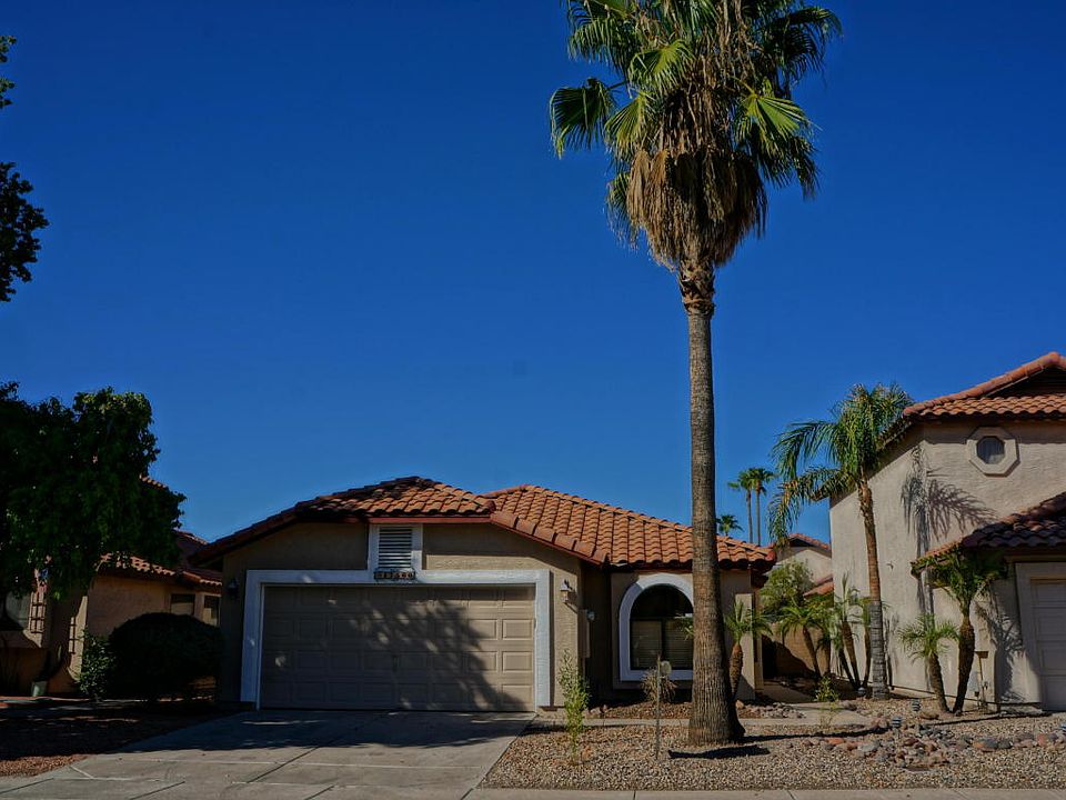 1st image of 11560 W Olive Dr