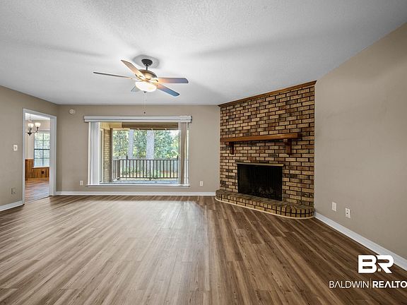 2nd image of 300 Straford Cir S