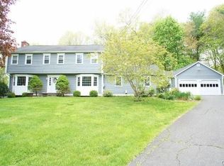 7 Brenner Ln, Norwalk, CT 06851