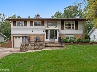 21W160 Glen Park Rd, Lombard, IL 60148