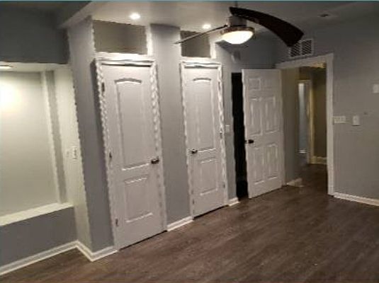 3rd image of 624 Grove Ave #1C