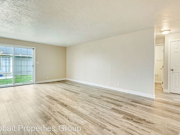 5th image of 920 NW Fairmont St APT 3