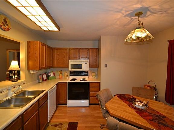 4th image of 1273 Firethorne Dr