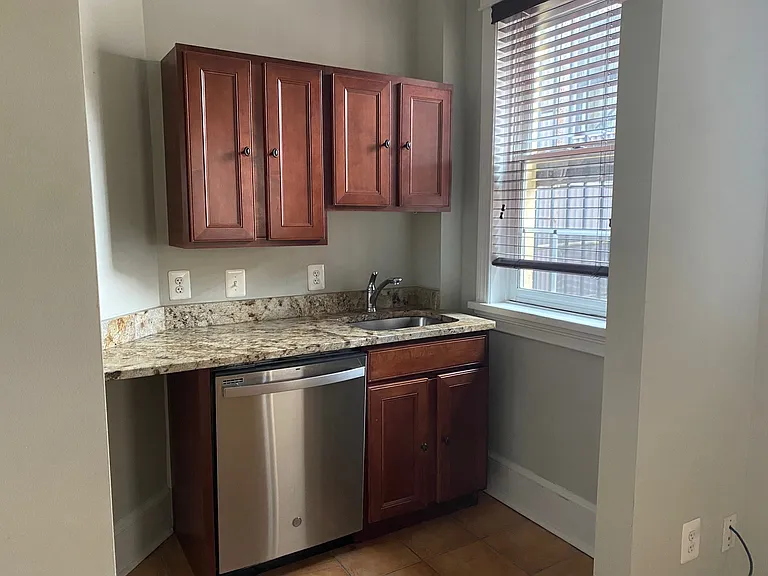 2517 Pennsylvania Ave NW #6 — Photo 5