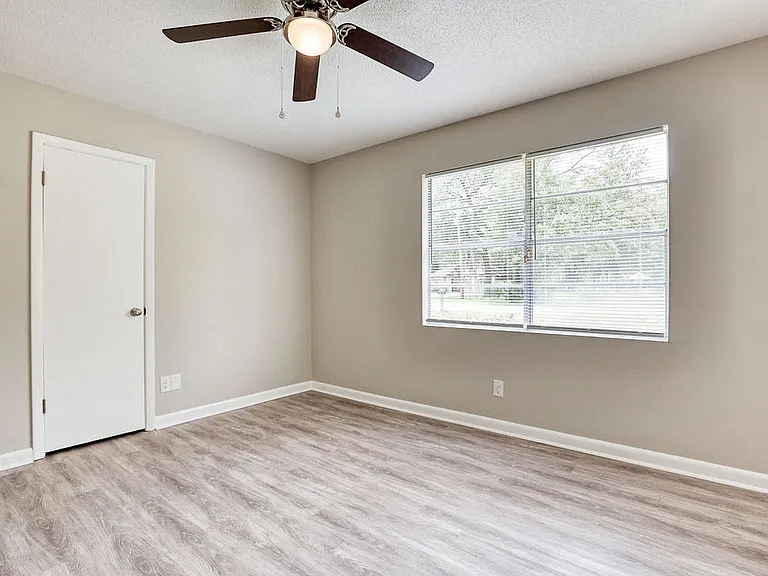 726 Fleming Rd — Photo 13