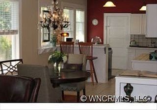 4th image of 535 3rd Ave W