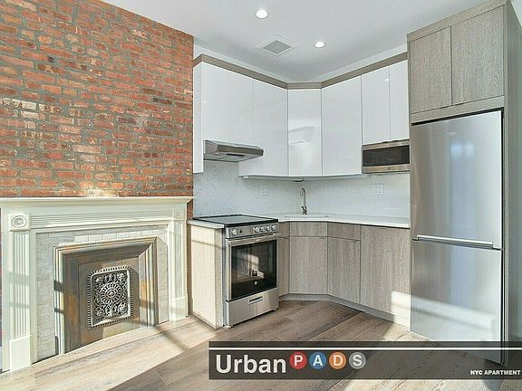 2nd image of 934 President St #5R