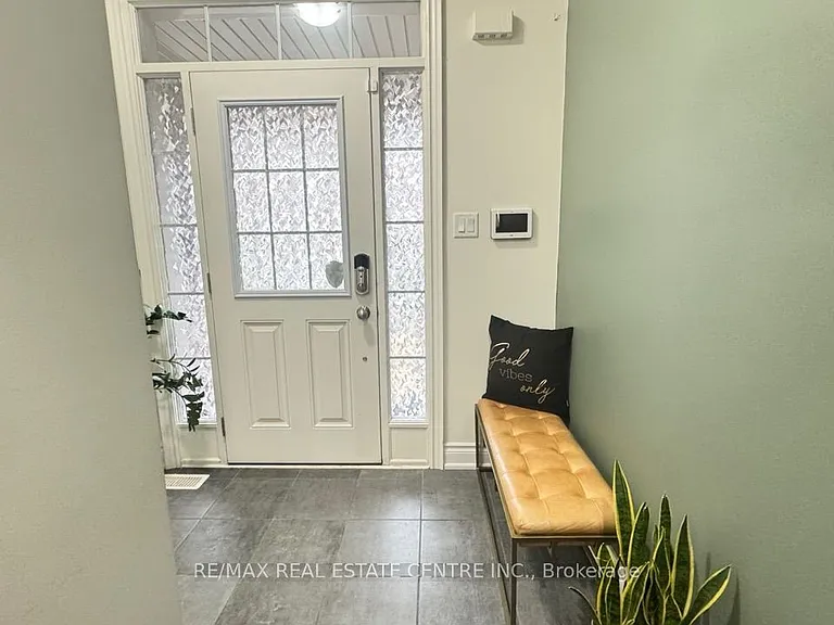 31 Brushwood Dr — Photo 2
