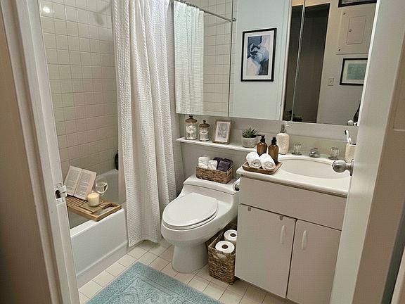 4th image of 235 E 40th St APT 5J