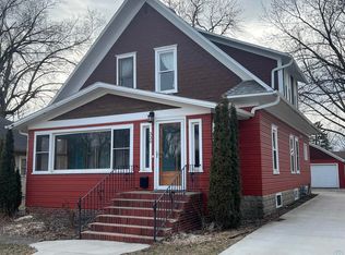 320 Delaware Ave SW, Orange City, IA 51041