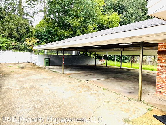 5th image of 521 Chatsworth Dr